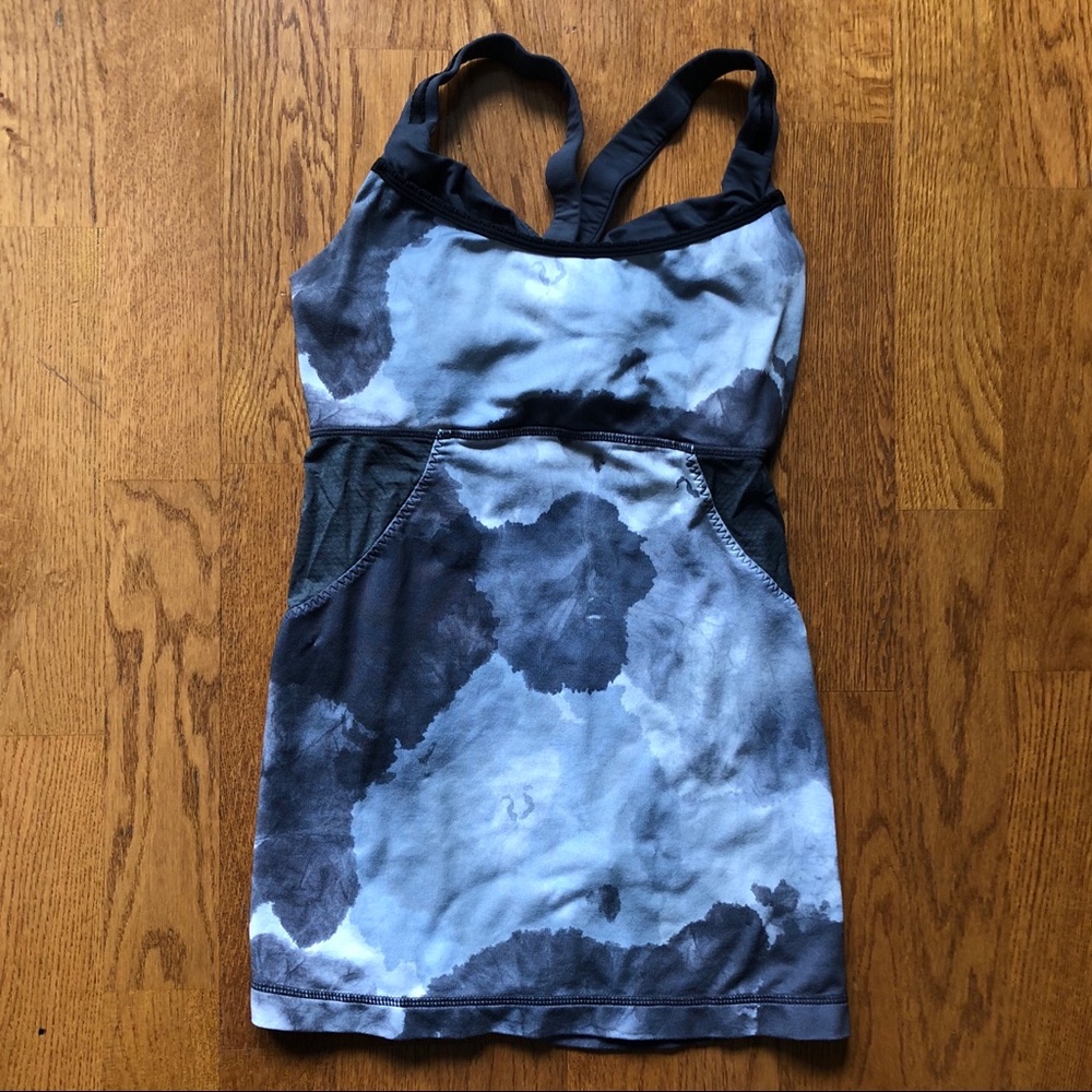 Lululemon long tank workout top sz. 4 gray floral